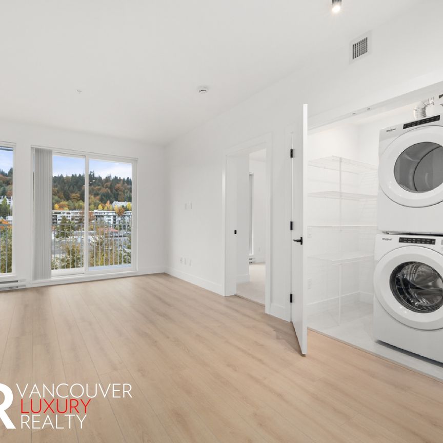 Condo in Port Moody, British Columbia - Photo 1