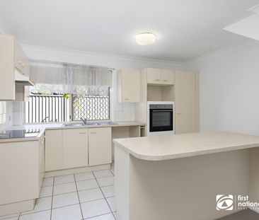 CHARMING 2 BEDROOM TOWNHOUSE IN THE HEART OF CLEVELAND - Photo 2