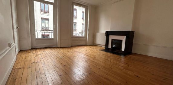 Location Appartement 3 pièces 62m² ST ETIENNE 42000 - Photo 2