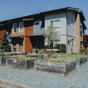 Emmaus Place. Beautiful One Bedroom on Fourth Floor - Photo 2