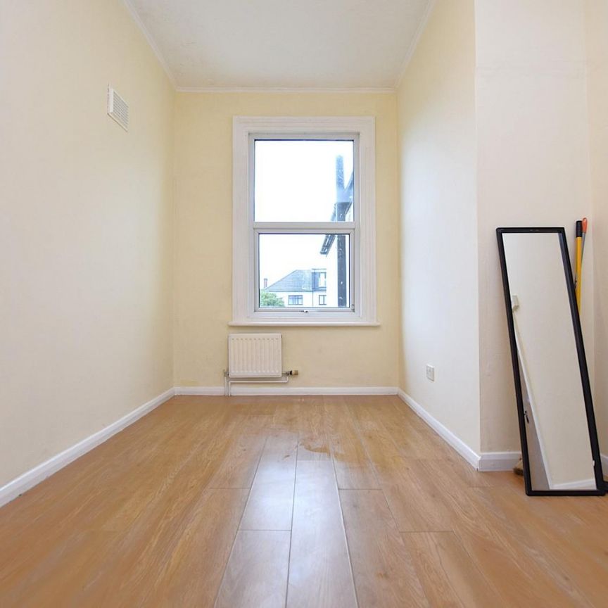 1 bedroom Flat To Let Total Size: 410 SQ FT - Photo 1