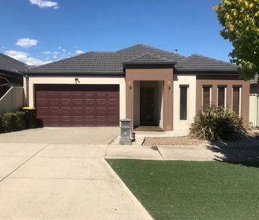 Spacious 4 Bedroom Family Home - Photo 1