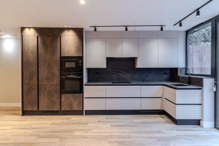 Stunning Recently Converted Ground Floor Maisonette with Smart Home Technology N20 0HD - Photo 2