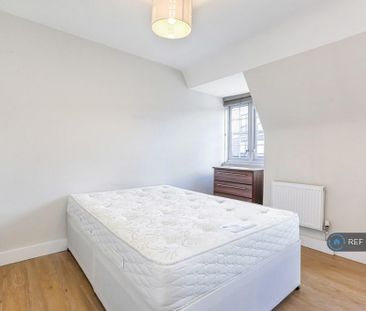 4 bedroom flat to rent - Photo 4