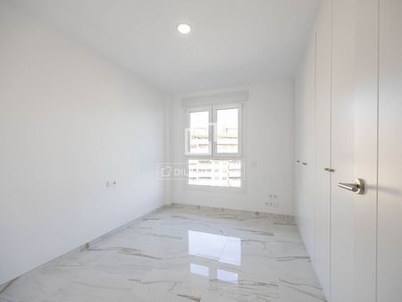Excellent 3 Bedroom penthouse with 33m² terrace for rent in Ciudad de las Ciencias - Photo 3