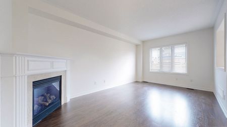 For Lease - 5592 Meadowcrest Avenue, Mississauga, Ontario - Photo 2