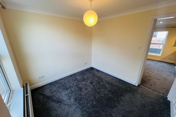 Queen Street - Photo 1