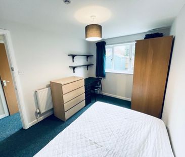 6 bedroom house to rent - Photo 4