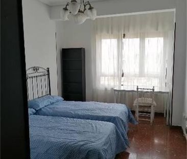 Piso de alquiler en Avenida Hernán Cortés, Casco Antiguo - Photo 4