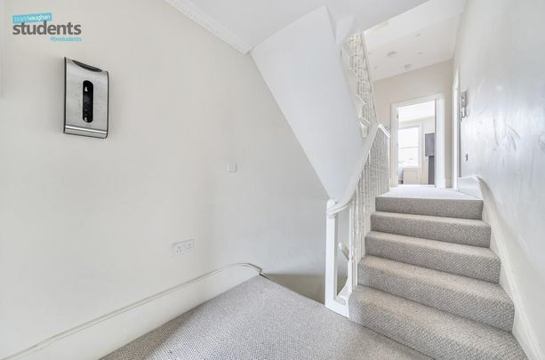 4 bedroom terraced house to rent - Photo 1