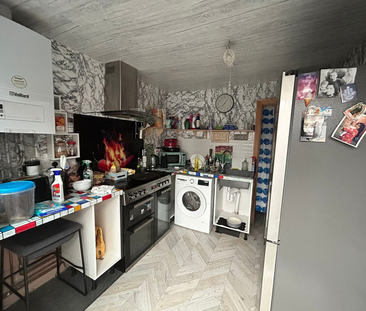 1 bedroom in a house share to rent - Photo 4