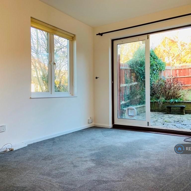 1 bedroom end of terrace house to rent - Photo 1