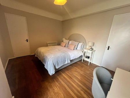 3 bedroom flat to rent - Photo 5