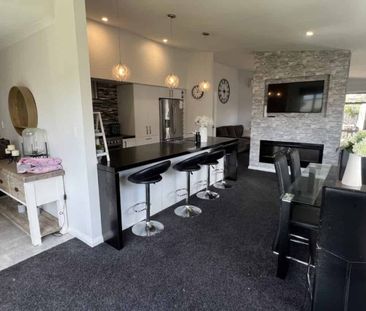 THREE BEDROOMS - KELVIN GROVE - Photo 2