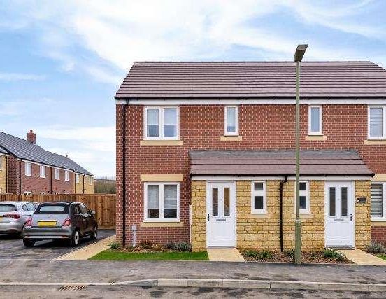 Olley Crescent, Witney, OX29 - Photo 1