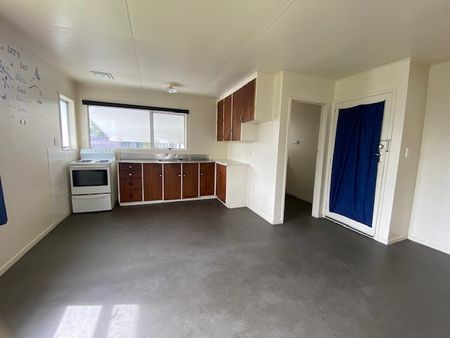 Columbus Crescent, Flaxmere - Photo 3