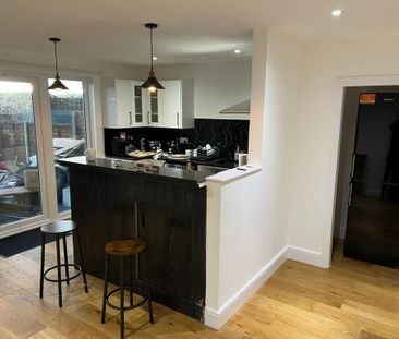 1 bedroom in a house share to rent - Photo 2