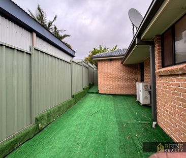 Spacious 3 Bedroom 2 Bathroom Villa - Photo 1