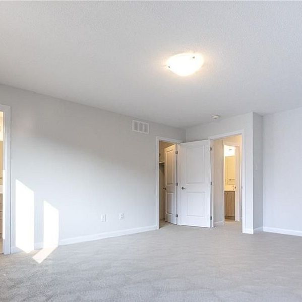 For Lease - 915 Athenry Court, Barrhaven, Ontario - Photo 1