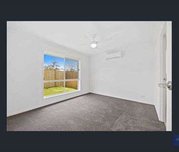 🏡 Modern Family Living in the Heart of South Maclean – Comfort, Sty... - Photo 3