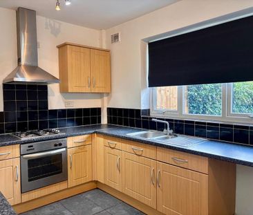 3 bedroom semi-detached house to rent - Photo 6