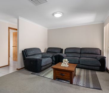 Neat, Tidy & Centrally Located – The Perfect Low-Maintenance Home - Photo 1