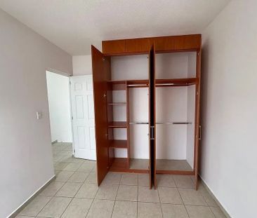 Casa Remodelada en Condominio en Renta en Sonterra - Photo 1