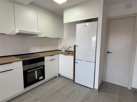 Piso de alquiler en Calle Juan XXIII, 17, Cuatro Vientos - Photo 2