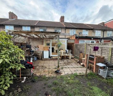 3 bedroom terraced house to rent - Photo 6