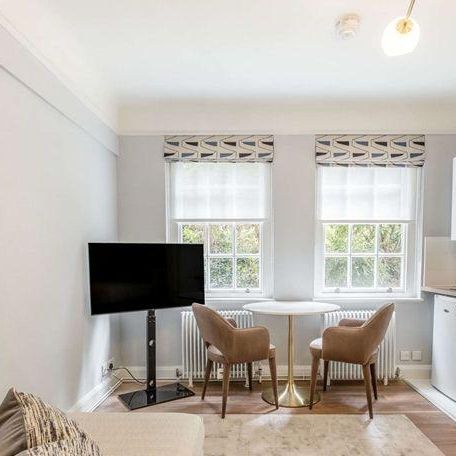 Studio to rent - Photo 1