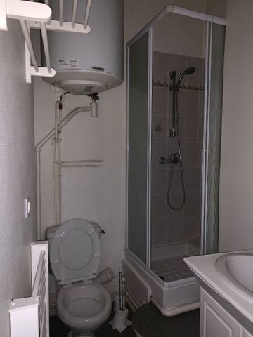 studio meublé en ville avec terrasse - Photo 5