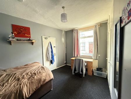 15 Ambrose Street - Photo 2