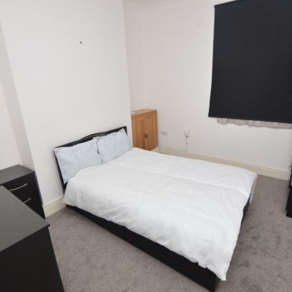 3 Bedroom Terraced House - Photo 1