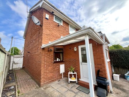 2 Bedroom end terraced house - Photo 2
