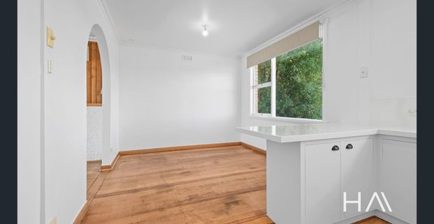 Space That Works - Workshop, Yard, Garage, & A Family Home Layout – It’s a Smart Move! - Photo 1