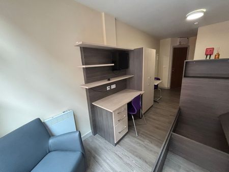 Studio Flat, Halley House, NG1 - Photo 5