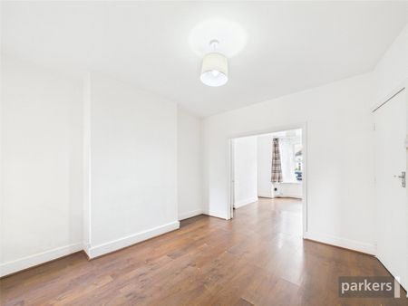 Salisbury Road, Reading, Berkshire, RG30 - Photo 2