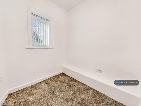 2 bedroom end of terrace house to rent - Photo 3