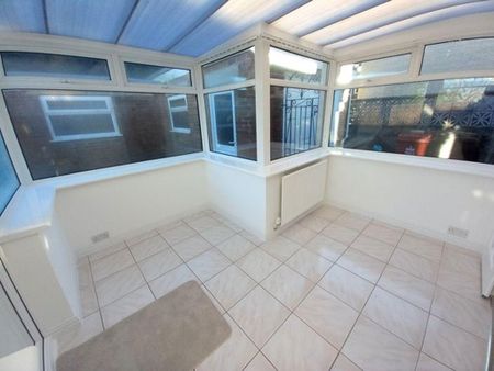 2 bedroom detached house to rent - Photo 5