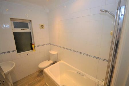 4 bedroom semi-detached house to rent - Photo 5