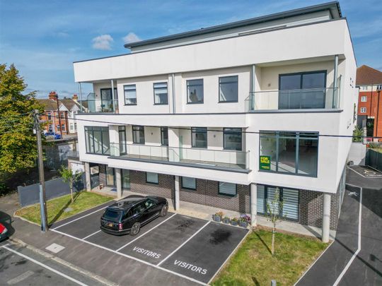 Beech Road, Hadleigh - Photo 1