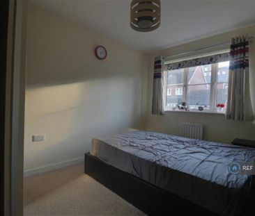 3 bedroom semi-detached house to rent - Photo 5