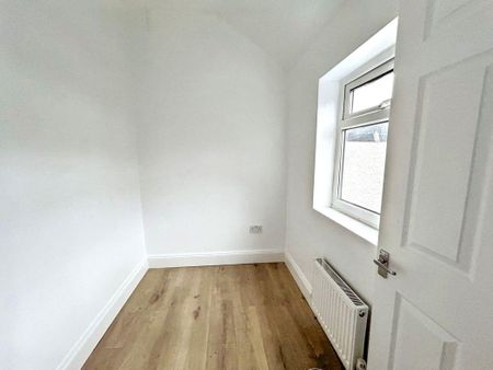 Hollings Terrace, Chopwell, Newcastle upon Tyne, Tyne and Wear, NE17 7LD - Photo 2