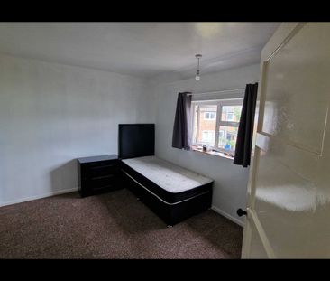 3 Bed Semi-Detached House, Keightley Road, LE3 - Photo 4