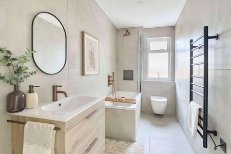 West Byfleet, Surrey, KT14 - Photo 5