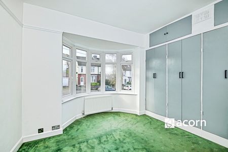 Bungalow to rent - Eastcourt Lane, Gillingham, ME8 - Photo 4