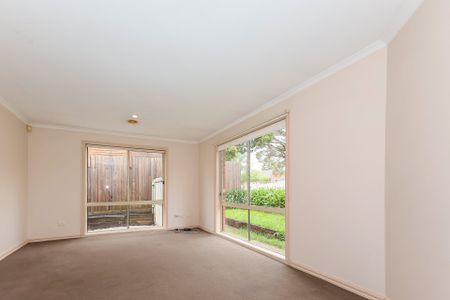 Spacious low maintenance living - Photo 3