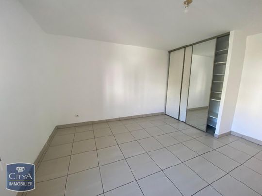 Location Appartement 4 pièces 96m² ST DENIS 97400 - Photo 1