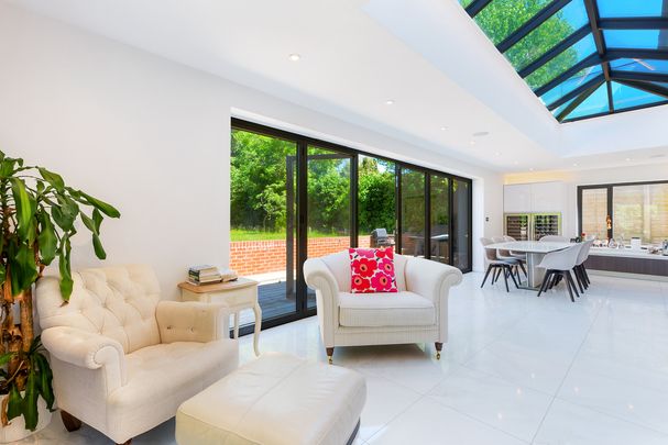 Lambourne Avenue, SW19, London - Photo 1