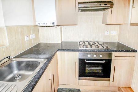 Makepeace Road, Northolt, UB5 - Photo 2